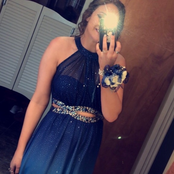 Prom/Banquet Dress - Picture 7 of 8